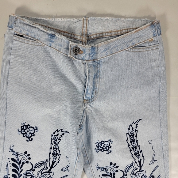 Guess Jeans Sz 26/27 Low Rise Bootcut Light Wash Embroidered DIY Y2K 90's - Picture 3 of 7